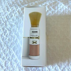 ISDIN Mineral Brush .14oz